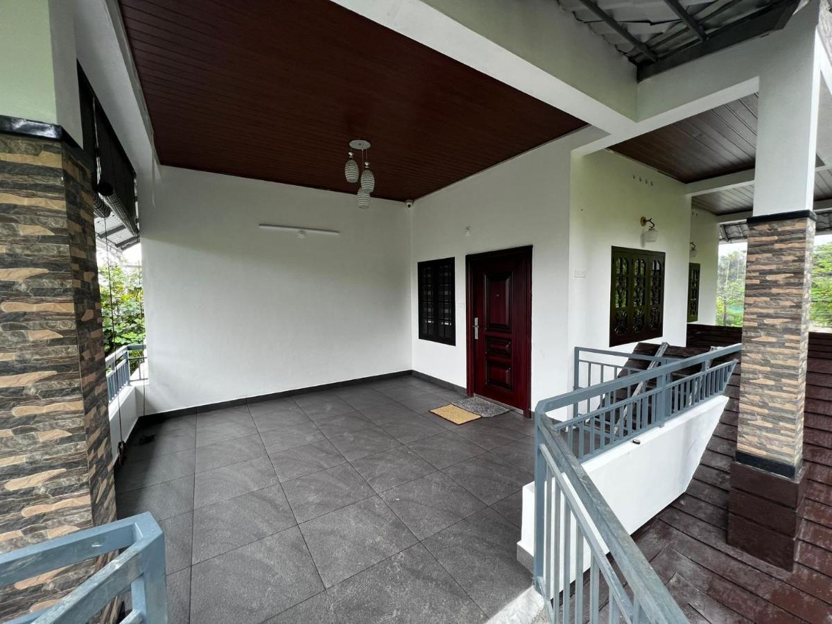 Cherry Blossom Homestays Munnar 2Bhk Exterior photo