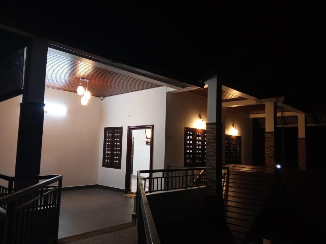 Cherry Blossom Homestays Munnar 2Bhk Exterior photo